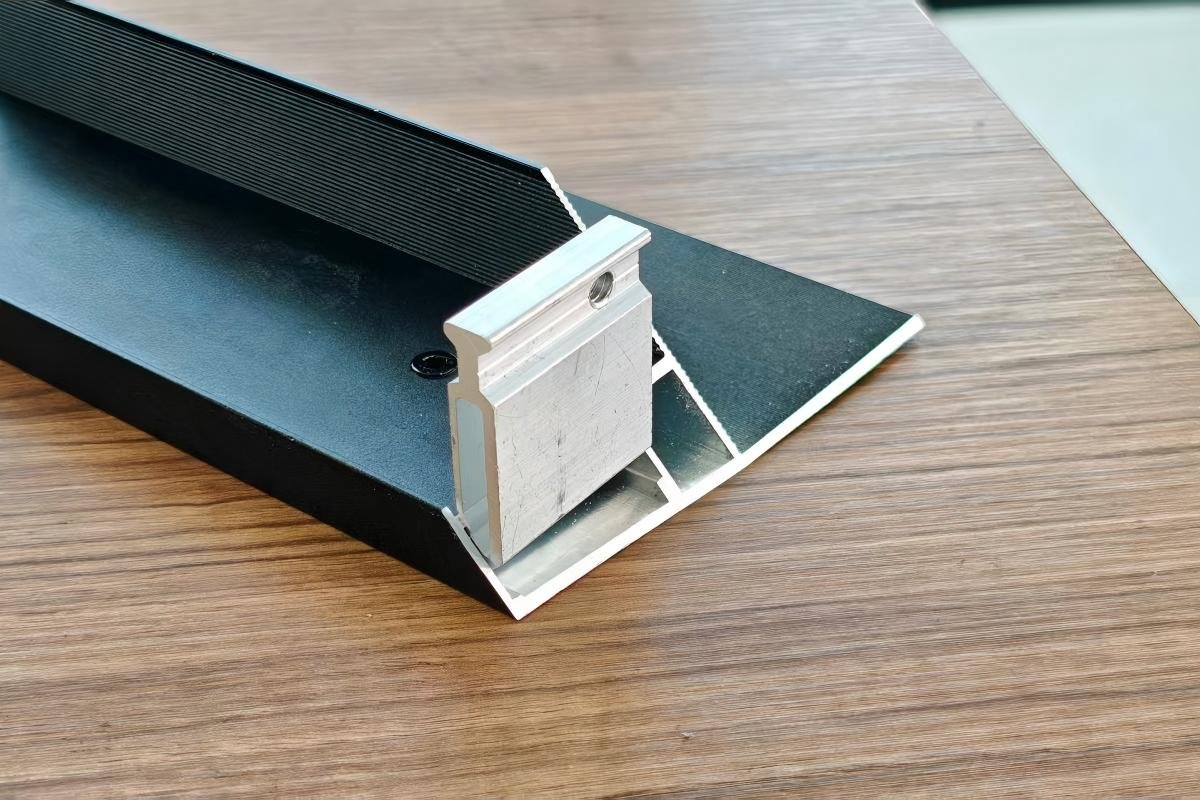 Aluminum window casing 45 degree miter corner with corner bracket and screws